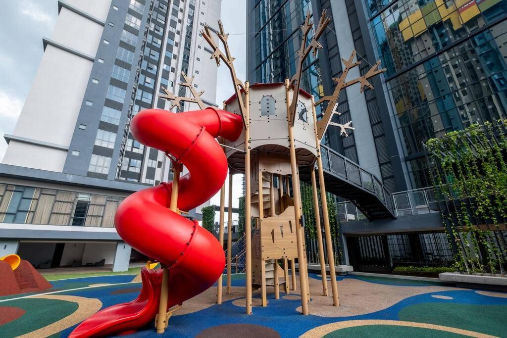 Wonderland 7pax Dreams House At Sunway Velocity 2 Pangsapuri *